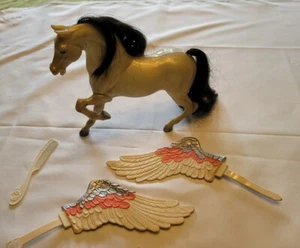 De colección She-Ra Princesa del Poder Catra's Horse Storm con alas peine brida cepillos - Imagen 1 de 10