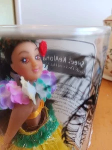Lovely Hawaiin Dashboard Hula Doll - Picture 1 of 6