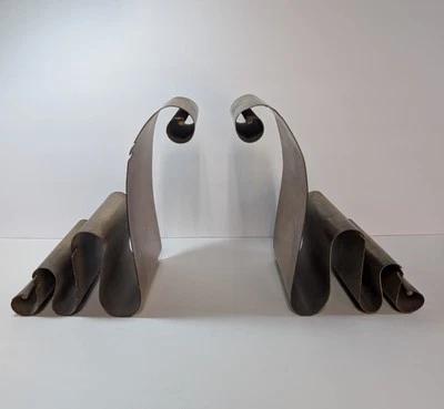 Uttermost 金属卷轴丝带书末 MCM — 第 1/4 张图片