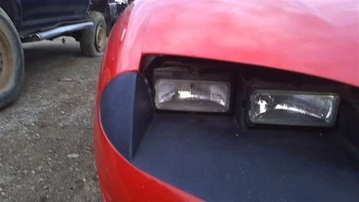 Conjunto de farol direito usado serve: 1997 Chevrolet Camaro 2 Dr exterior individual - Imagem 1 de 4