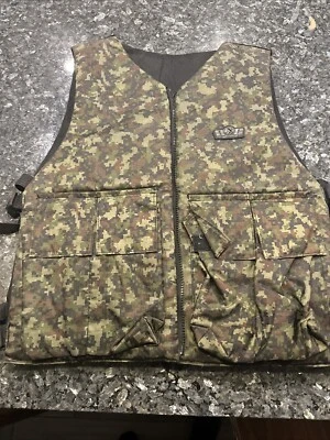 Chaleco de paintball protector de pecho negro/camuflaje reversible Gen X Global Foto 1 de 4