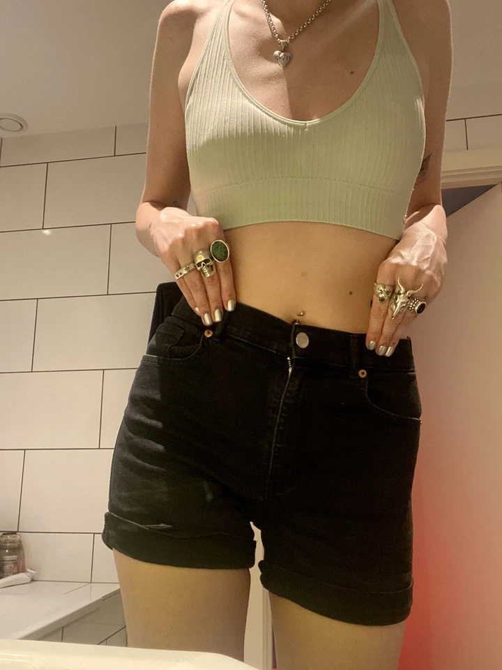 Monki Black Summer Denim Shorts Size30 - Image 1 of 3