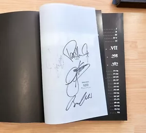 KISS Kisstory Hard Cover Book with Slipcover Hand Signed By Gene Paul Bruce Eric - Picture 1 of 8