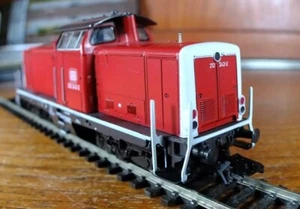 Marklin 3647 HO gauge DB BR 212 diesel loco in red livery - Picture 1 of 14