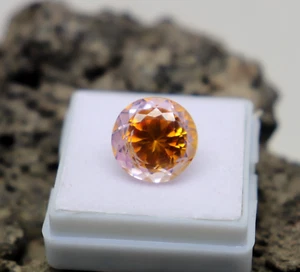Rare Found Bi Color Sapphire Stone Natural Pitambari Sapphire AAA Round Cut 9CT - Picture 1 of 6