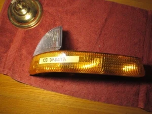 Original Dodge Front Passenger Turn Signal / Parking Lamp (55055172AC or 95023Y) - Picture 1 of 7