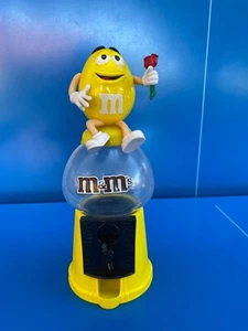 Distributeur de bonbons M&M's - mm's Jaune Bouquet de Roses Livré Gratuit - Picture 1 of 4
