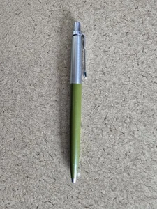 PARKER JOTTER OLIVE GREEN CHROME POCKET CLIP BALLPOINT PEN Vintage RARE Spec Ed - Picture 1 of 9