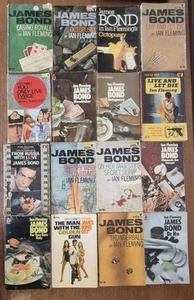 James Bond 007 Book Collection Ian Flemming Vintage 1960s Paperback 16 Stories - Picture 1 of 5