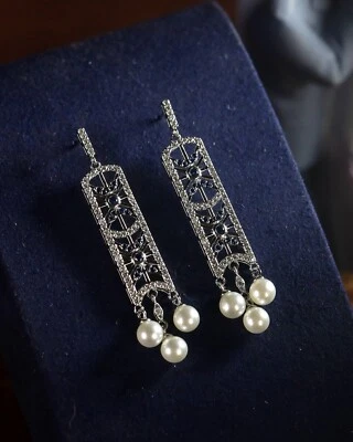 Orecchini a Perno Argentato Arte Deco Cz Blu Perla Matrimonio Filigrana BE5 - Immagine 1 di 4