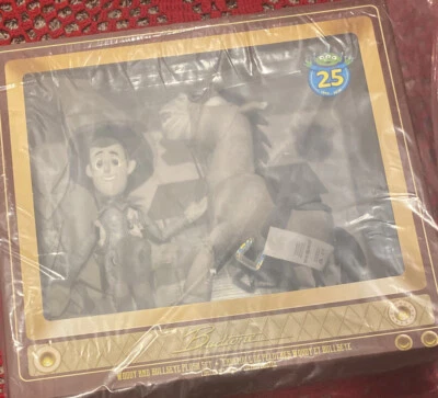 迪士尼玩具总动员周年纪念套装限量版毛绒伍迪和靶眼新品 — 第 1/2 张图片