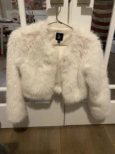 Art Class Faux-Fur Cropped Jacket - White Large 10/12 Kids - Pre Owned - Picture 1 of 3