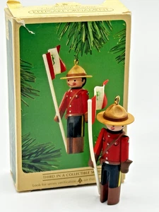 Vintage Hallmark 1984 Keepsake Clothespin Soldier ornament Canadian Mountie - Bild 1 von 8