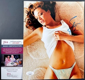 Leah Remini signed 8x10 Foto original Autogramm King Of Queens Carrie JSA COA - Bild 1 von 5