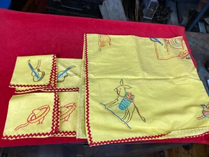 Vintage "Mexican Theme" Embroidered TABLECLOTH & 4 NAPKINS, Clean, No Stains - Picture 1 of 7