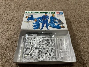 Tamiya 1/24 Rally Mechanic Set Plastic Model - Picture 1 of 1