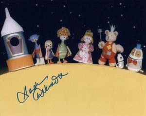 SANDRA DICKINSON - composer Button Moon - hand signed 10 x 8 photo - Picture 1 of 1