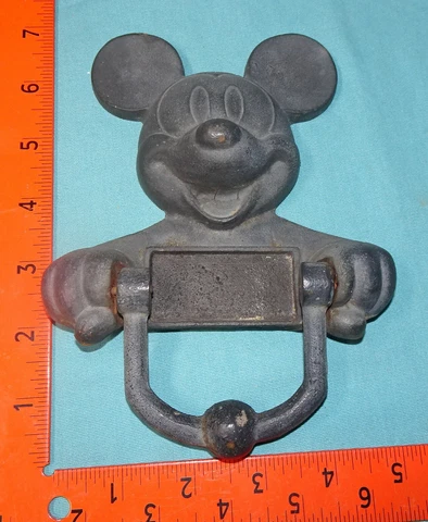 Cast Iron ==  Mickey Mouse == Disney == Door Knocker Cover
