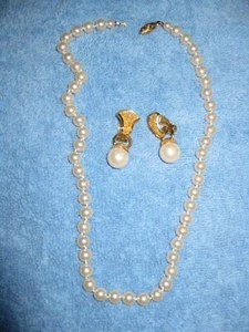 TWO SETS  VINTAGE FAUX PEARL NECKLACE AND CHIP EARRINGS - Picture 1 of 4