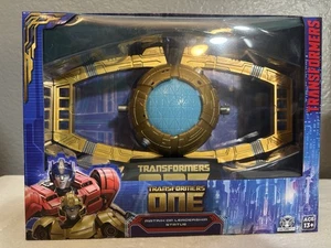Transformers ONE Matrix of Leadership Statue mit Ständer - Bild 1 von 3
