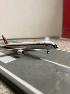 AeroClassics 400 scale Delta Air Lines B 757-232 N642DL 77170 ACN642DL Airplane - Picture 1 of 12