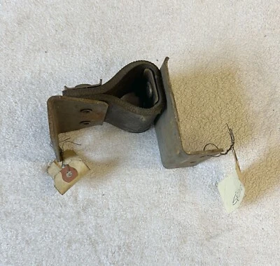 Aislador de tubo de escape para camioneta Dodge MoPar NOS 1974-75 D100 W200 Foto 1 de 4