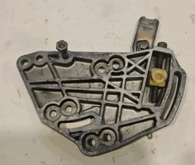 SOPORTE ALTERNADOR MERCEDES BENZ R107 560SL 1174661241 Foto 1 de 4