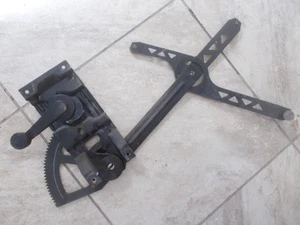 Chevy Astro Van RH Passenger Front Door Window Regulator 85 86 87 88 Used OEM - Picture 1 of 2