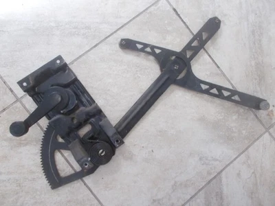 Chevy Astro Van RH Passenger Front Door Window Regulator 85 86 87 88 Used OEM - Image 1 of 2