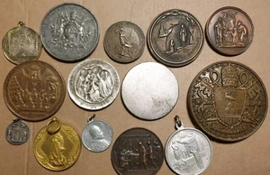 Papas Iglesia Católica Cristiana varias medallas colección papal x 14 - Imagen 1 de 2