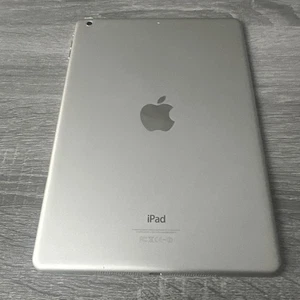Apple iPad Air (1st Generation) 16GB Silver MD788B *Faulty* - Picture 1 of 7