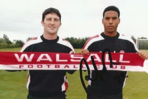 WALSALL: REUBEN REID SIGNED 6x4 PORTRAIT PHOTO+COA - Imagen 1 de 1