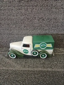 1/19th Scale Ford V8 Diecast Car By Solido - Picture 1 of 4