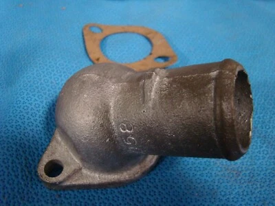 Pontiac 230 250 Tempest LeMans 1966-1969 salida de agua 6 cilindros hierro fundido hecho en EE. UU. Foto 1 de 4