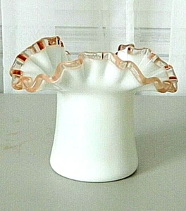 FENTON ROSE CREST RUFFLED HAT VASE, WHITE, APPROX.4" TALL, VINTAGE - Picture 1 of 8