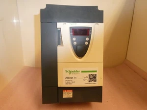 GENUINE SCHNEIDER ELECTRIC ALTIVAR 71 ATV71HU55N4Z 5.5kW - 7.5HP 480V USED - Picture 1 of 8