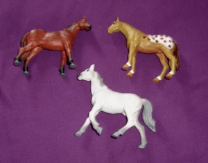 Pferdefiguren (2007) Konvolut drei Araber, Appaloosa und Brown Morgan Hengste - Bild 1 von 5