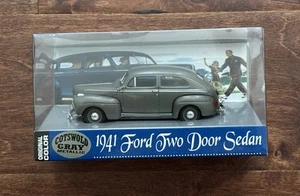 Fleer 1941-05 Cotswold grau 1941 Ford Two Door Sedan 1:43 - Bild 1 von 3