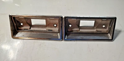 1971 1972 1973 Buick Riviera GS Stage 1 Original Sail Panel Dome Light Housing - Image 1 of 2