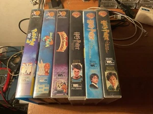 6 (sei) VHS Warner Bros Family Entertainment ( PAL) Lingua Italiana - Foto 1 di 3