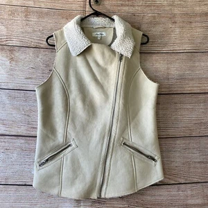 Miss Shop Sherpa Style Vest ~ Size 10 Women's ~ Diagonal Zip, Pockets - Picture 1 of 10