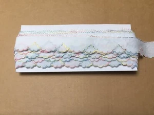 White Scalloped Trim 1.25" Poly Cotton / Tri-Color Embroidered 1-Yard Increments - Picture 1 of 4