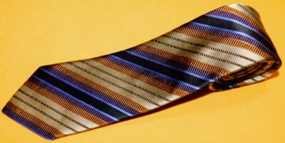 J. Gravata listrada Z. RICHARDS FEITA NOS EUA BEGE/LARANJA/AZUL - GRAVATAS DE DESIGNER. - Imagem 1 de 3