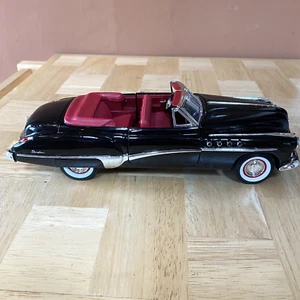 MotorMax 1:18 1949 Buick Roadmaster Convertible - Picture 1 of 12