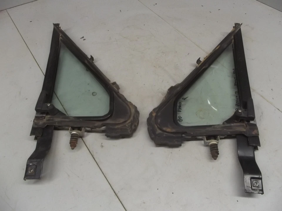 Ford Ranger Bronco II 1983-1988 puerta delantera manual ventilación ventana par OEM 1984 1985 Foto 1 de 4