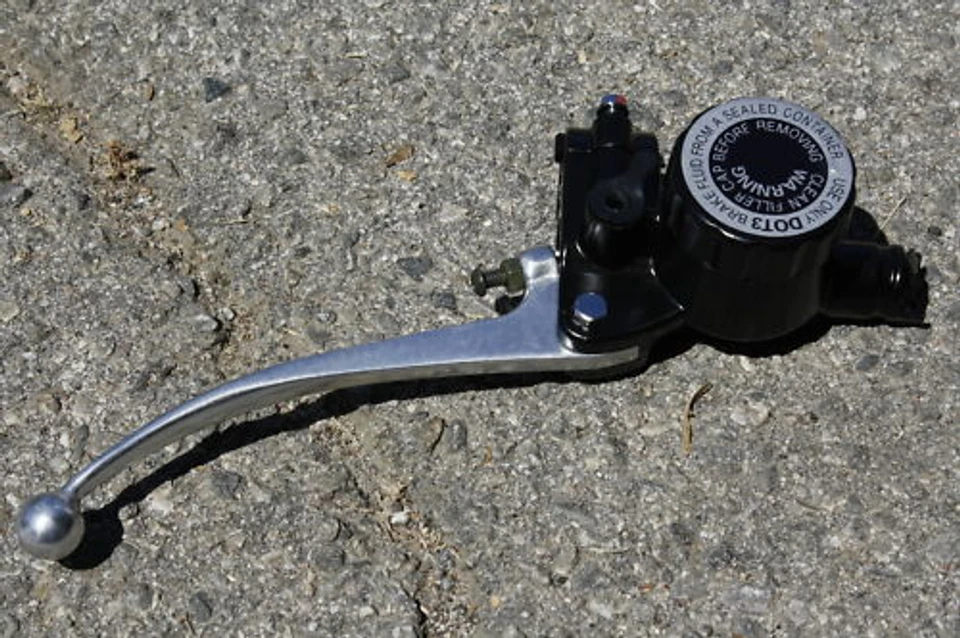 HONDA CB750 CB550 Front Brake 5/8" Master Cylinder CB 550 450   45500-341-771  - Image 1 of 4