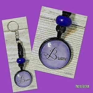 Llavero "Valiente" Dije Crochet Llavero Hecho a Mano en EE. UU.  - Imagen 1 de 1