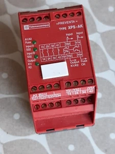 telemecanique XPS-AK safety relay XPS-AK361144 - Picture 1 of 6