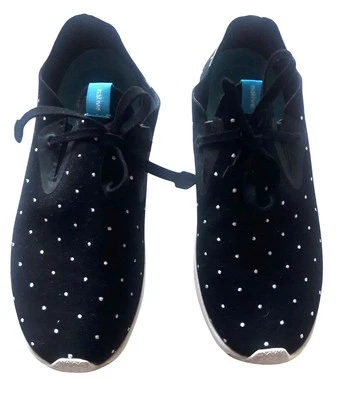 Zapatos deportivos Native Apollo Moc para mujer 5W7 negros bordados a lunares Foto 1 de 4