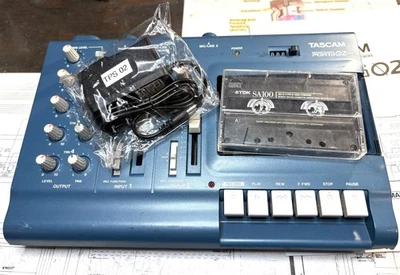 Grabadora de 4 pistas Tascam Porta 02 con fuente de alimentación y cinta Foto 1 de 4